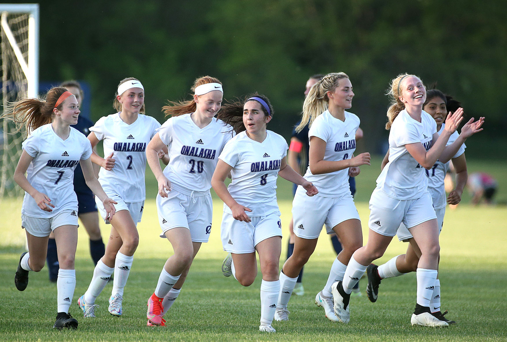 May 25: Onalaska vs Aquinas